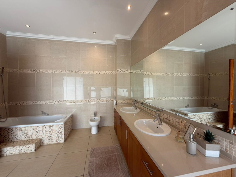 7 Bedroom Property for Sale in Oranjeville Free State